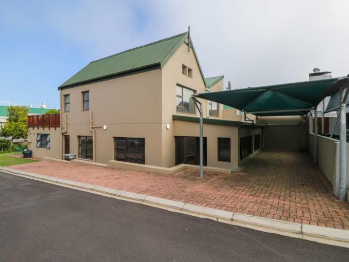 4 Bedroom House for Sale For Sale in Mossel Bay - MR620911
