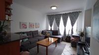 Lounges - 15 square meters of property in Klipkop