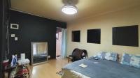 Main Bedroom - 17 square meters of property in Theresapark