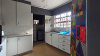 Kitchen - 11 square meters of property in Theresapark