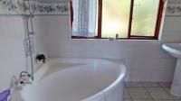 Main Bathroom - 4 square meters of property in Kingsburgh