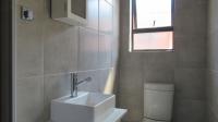 Main Bathroom - 3 square meters of property in Witpoortjie