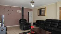 Lounges - 34 square meters of property in Witpoortjie
