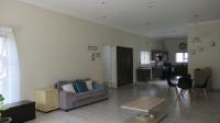 Lounges - 31 square meters of property in Brackenhurst
