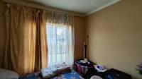 Bed Room 1 - 11 square meters of property in Hlanganani Village