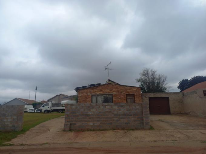 3 Bedroom House for Sale For Sale in Lenasia South - MR621490