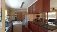 Kitchen - 14 square meters of property in Sundowner