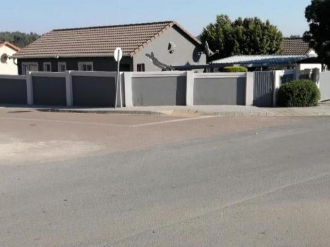 3 Bedroom House for Sale For Sale in Olievenhoutbos - MR621882