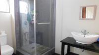 Bathroom 1 - 10 square meters of property in Townview