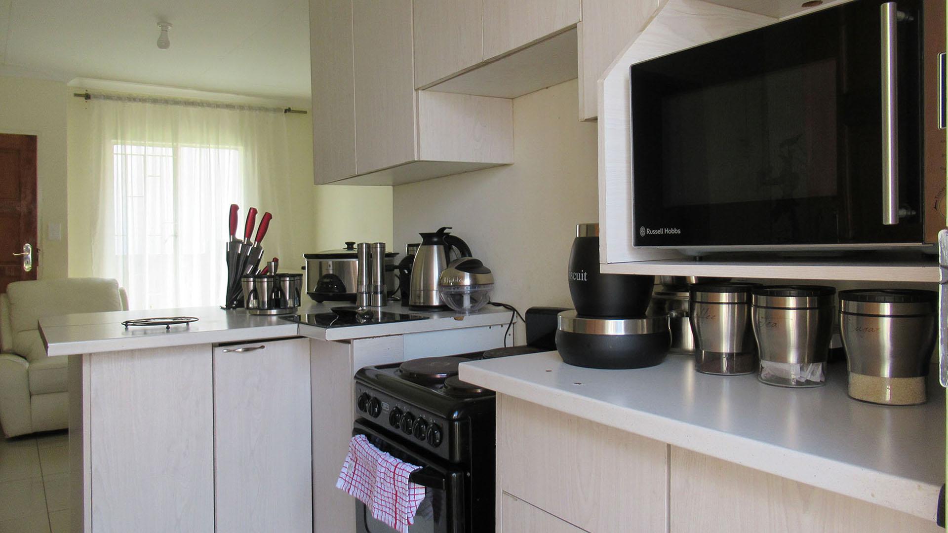 Kitchen - 15 square meters of property in Witpoortjie