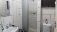 Bathroom 1 - 4 square meters of property in Wild En Weide