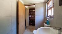 Bathroom 1 - 4 square meters of property in Maroeladal