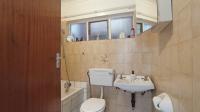 Bathroom 1 - 4 square meters of property in Silverton