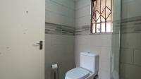 Main Bathroom - 4 square meters of property in Kirkney
