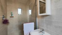 Main Bathroom - 4 square meters of property in Lilianton