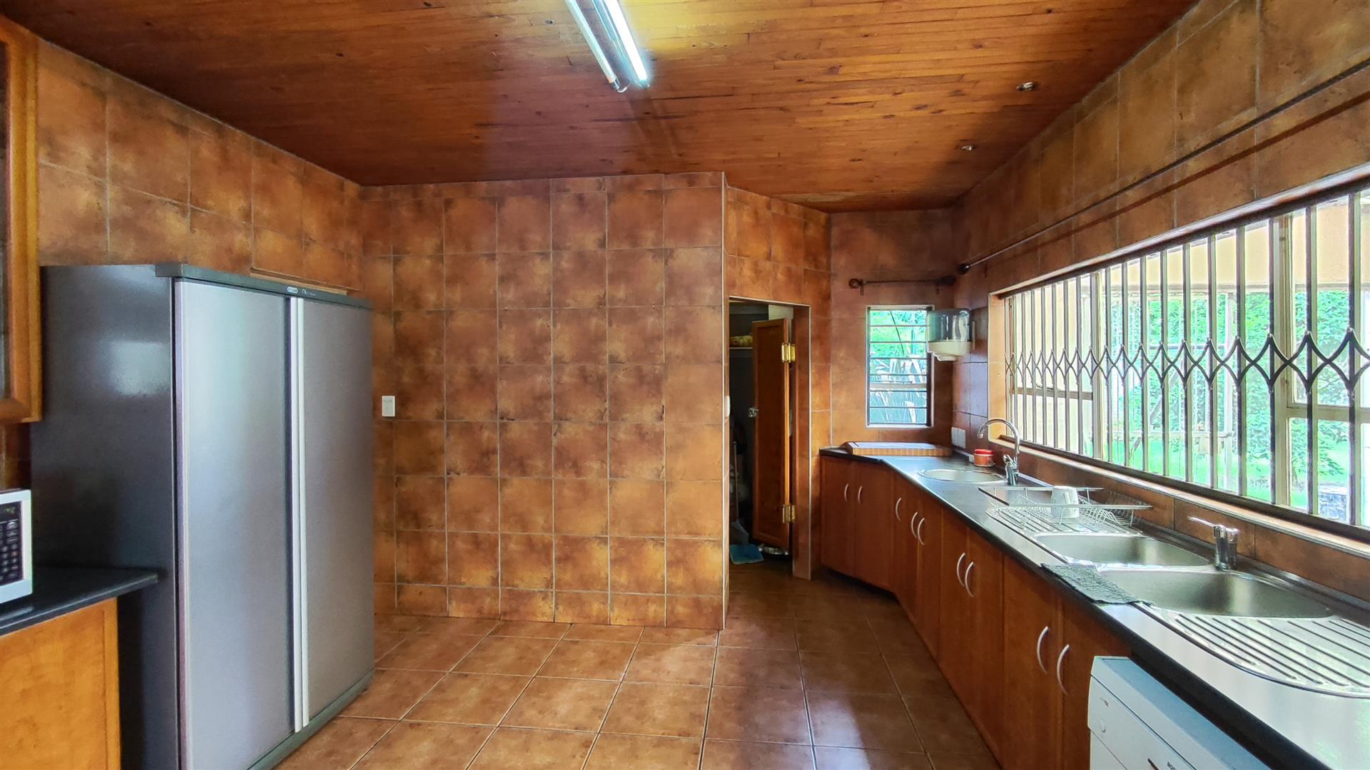 Kitchen - 34 square meters of property in Flora Gardens