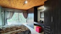 Main Bedroom - 21 square meters of property in Flora Gardens