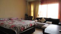 Bed Room 1 - 21 square meters of property in Aeroton