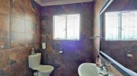 Bathroom 1 - 7 square meters of property in Sherwood Gardens