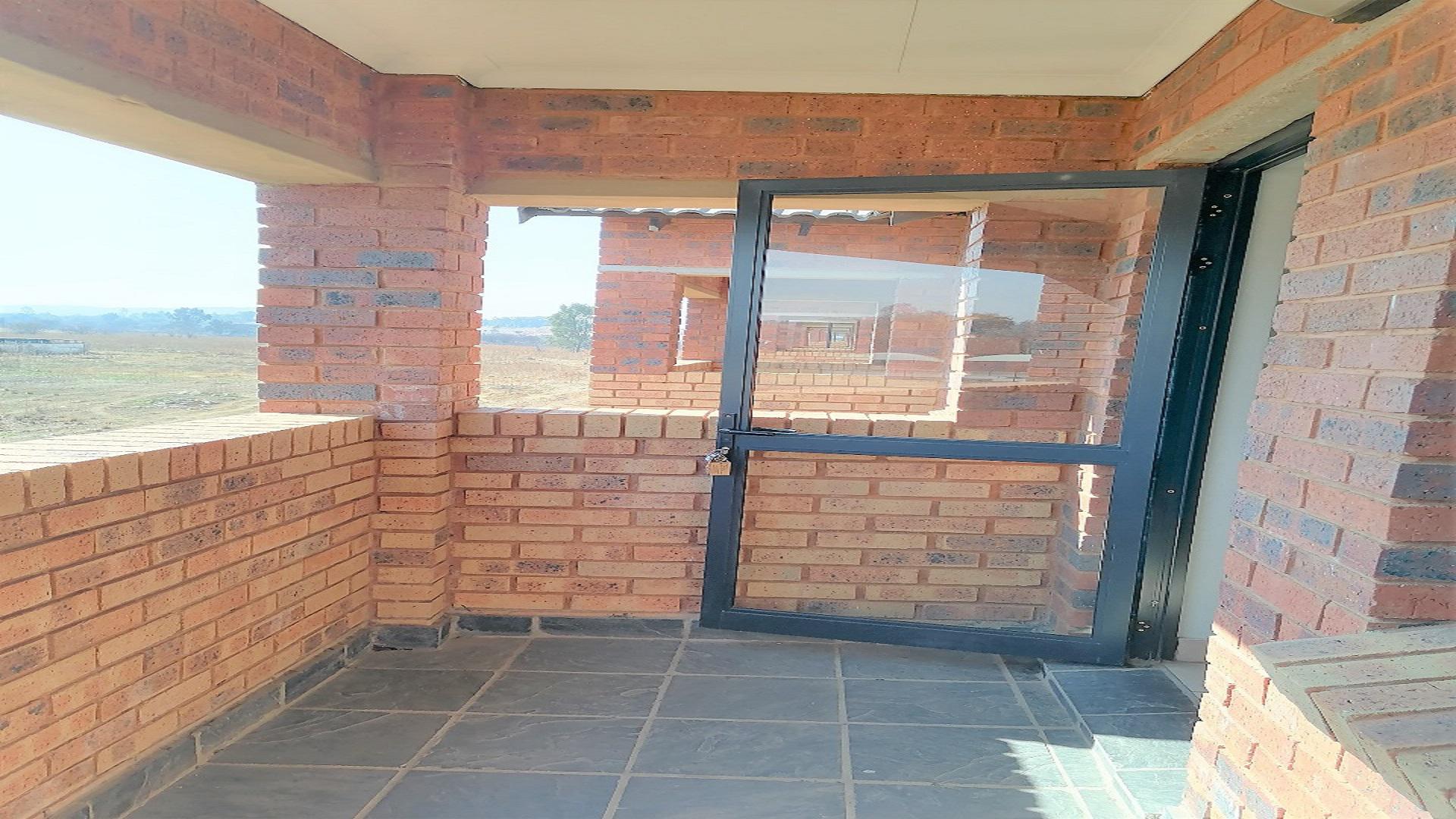 Front View of property in Olifantsvlei 327-Iq