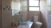 Bathroom 3+ - 4 square meters of property in Glenvista