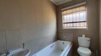 Main Bathroom - 5 square meters of property in Alliance
