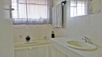 Bathroom 1 - 5 square meters of property in Wilropark