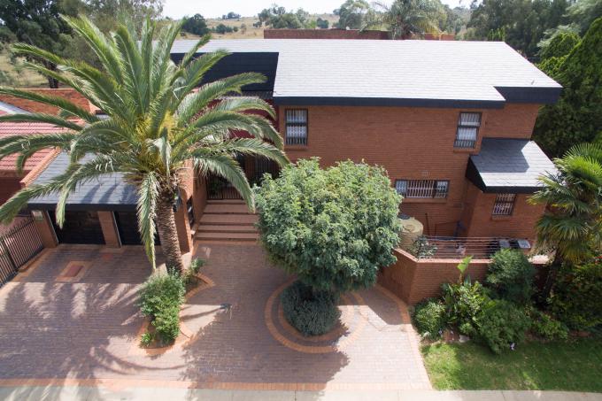 7 Bedroom House for Sale For Sale in Lenasia South - MR625486