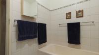 Bathroom 1 - 5 square meters of property in Rooihuiskraal