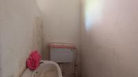 Staff Bathroom - 2 square meters of property in Rooihuiskraal