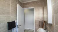 Bathroom 1 - 5 square meters of property in Lilianton