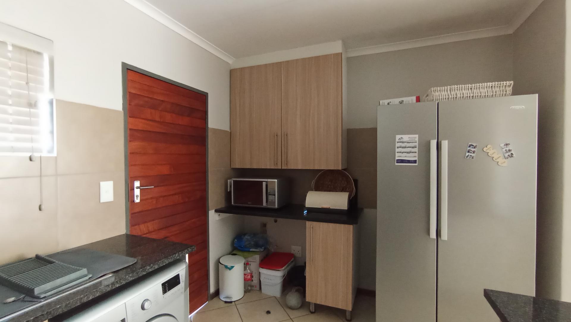 Kitchen - 14 square meters of property in Sagewood
