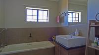 Main Bathroom - 6 square meters of property in Sagewood