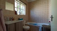 Main Bathroom - 5 square meters of property in Noordhang