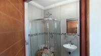 Staff Bathroom - 5 square meters of property in Glenmarais (Glen Marais)