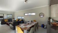 Dining Room - 21 square meters of property in Glenmarais (Glen Marais)