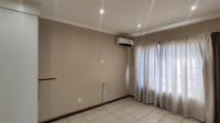 Main Bedroom - 19 square meters of property in Greenstone Hill