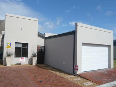 3 Bedroom Simplex for Sale For Sale in Muizenberg   - Private Sale - MR00281