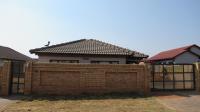 3 Bedroom 1 Bathroom House for Sale for sale in Protea Glen