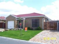 3 Bedroom 2 Bathroom House for sale in Protea Hoogte