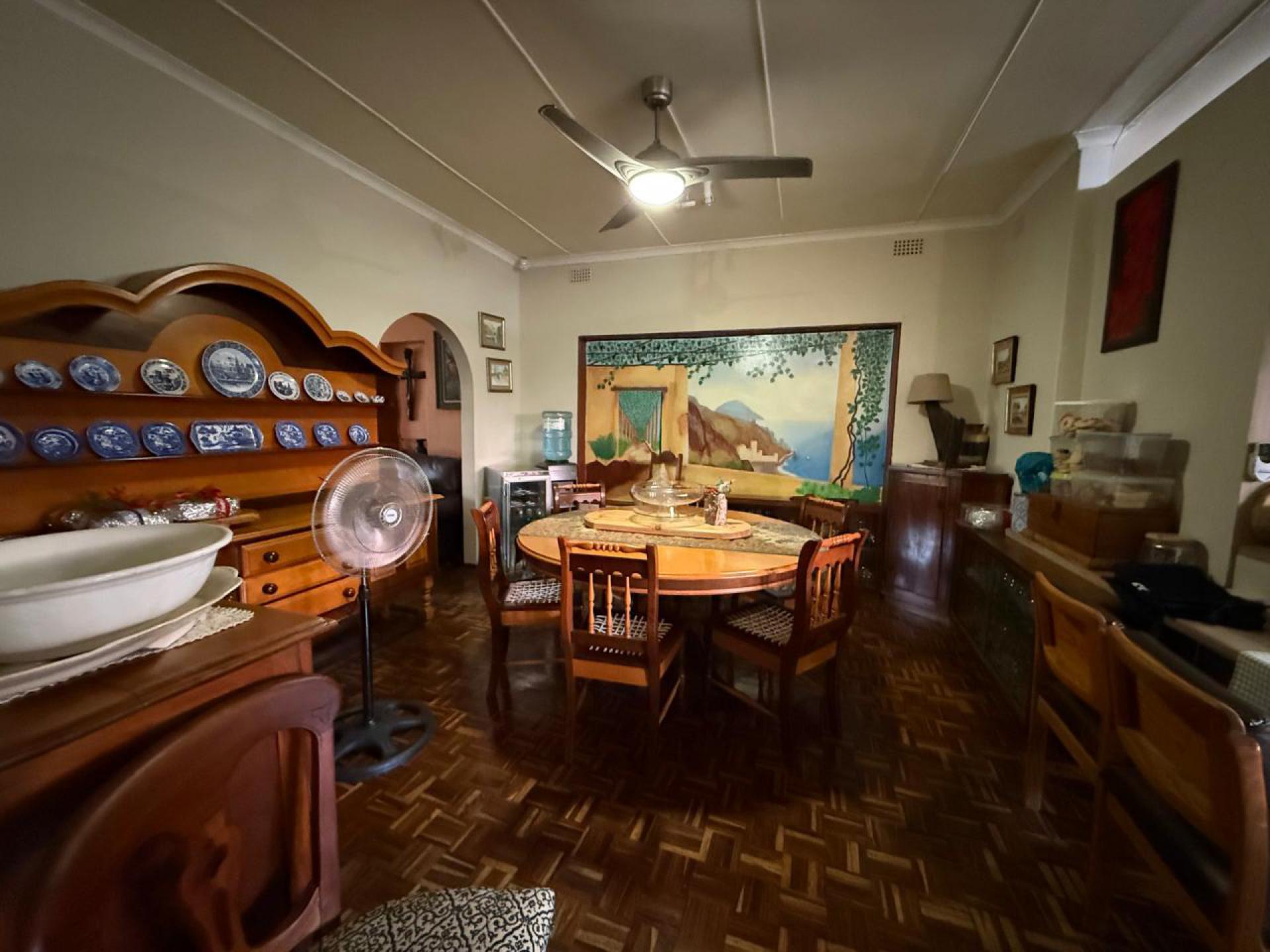 Dining Room of property in Meer En See