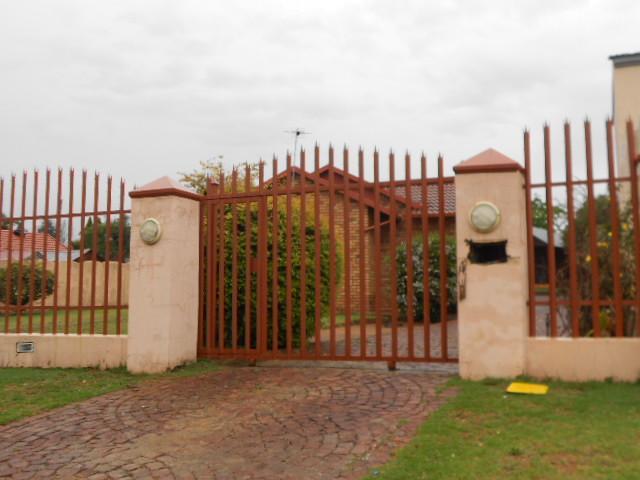 Front View of property in Birch Acres