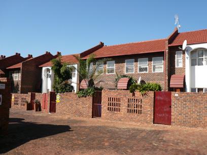 2 Bedroom Duplex for Sale For Sale in Garsfontein - Private Sale - MR03233