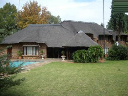 4 Bedroom House for Sale For Sale in Vereeniging - Home Sell - MR037288