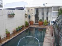 2 Bedroom 1 Bathroom House for Sale for sale in Bergvliet 