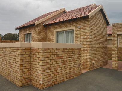 2 Bedroom Simplex for Sale For Sale in Randfontein - Private Sale - MR04314