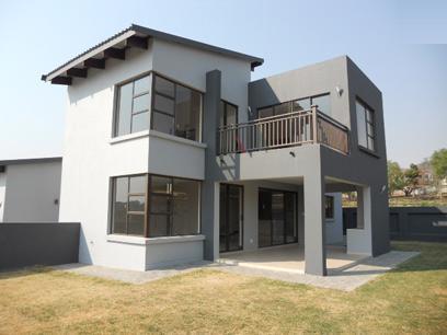 3 Bedroom Duplex for Sale For Sale in Ruimsig - Home Sell - MR057078