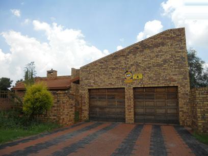 Front View of property in Spruitview