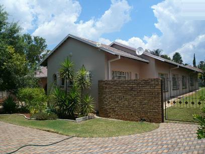 3 Bedroom House for Sale For Sale in Wilkoppies - Home Sell - MR067045