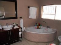 Main Bathroom - 10 square meters of property in Norkem park